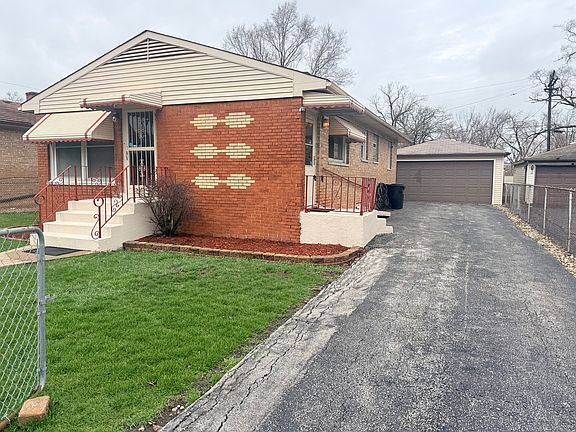 2nd image of 117 W 158th Pl