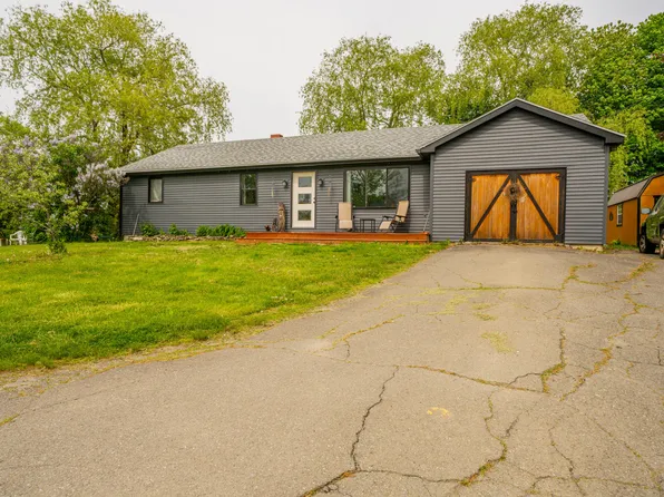 64 Broadway, Bucksport, ME 04416