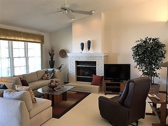 4th image of 1140 Swan Dr