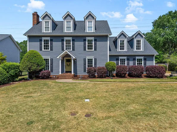 5 Staten Ln, Taylors, SC 29687