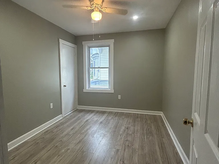 90 Quequechan St #2 — Photo 4