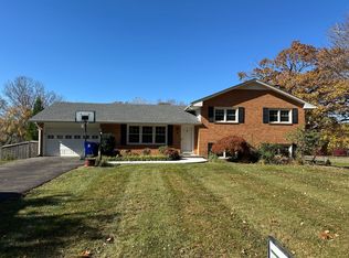 1907 Shadow Lake Rd, Blacksburg, VA 24060