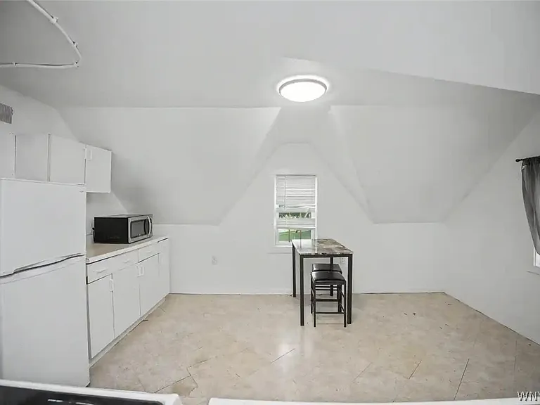 485 Porter Ave — Photo 13
