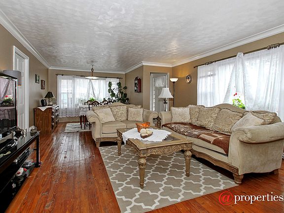 Living Room / Dining Room