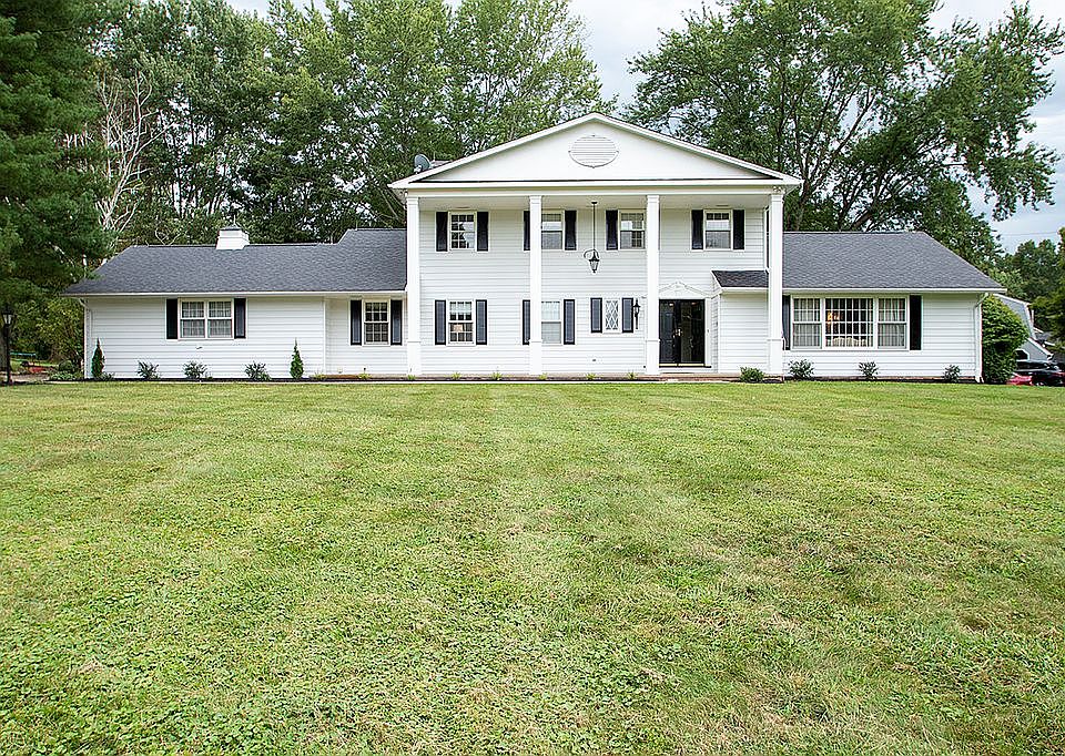 1st image of 3380 Country Club Dr