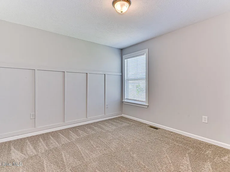 3153 Wayne Dr — Photo 36