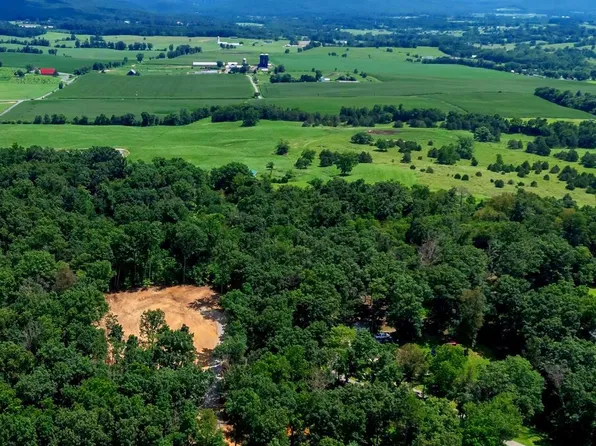 15 Mont View Ln, Luray, VA 22835