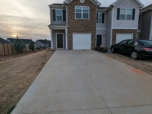 612 Hardwood Dr, Boiling Springs, SC 29316