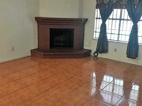 4th image of 11730 Crystalwood Dr