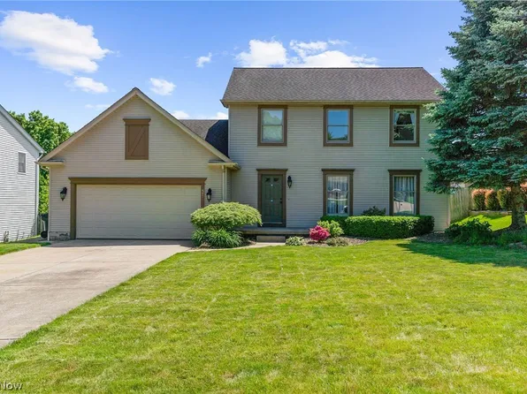 851 Trotwood Dr, Youngstown, OH 44512