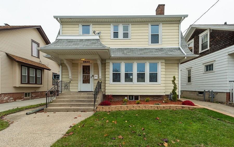 2nd image of 2822 Arlington Ave