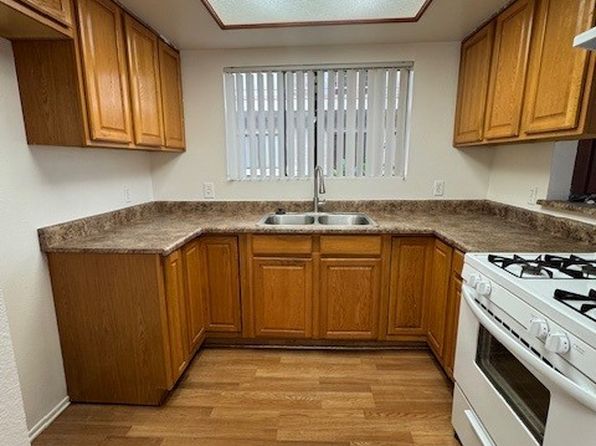 410 E Maple St APT 204