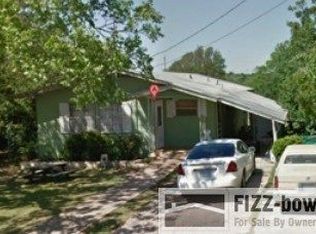 215 Gym St, Taylor, TX 76574