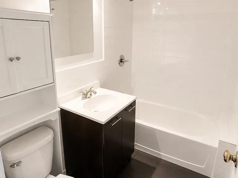 97 Grand Ave #5V — Photo 9
