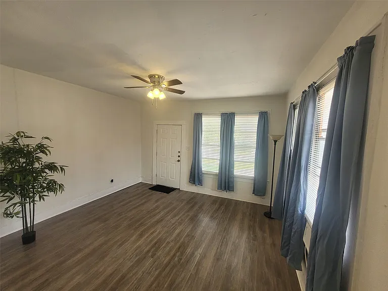 1415 Lombardy St — Photo 3