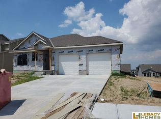 20526 Howe St, Elkhorn, NE 68022