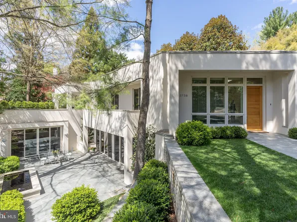 2738 Chain Bridge Rd NW, Washington, DC 20016