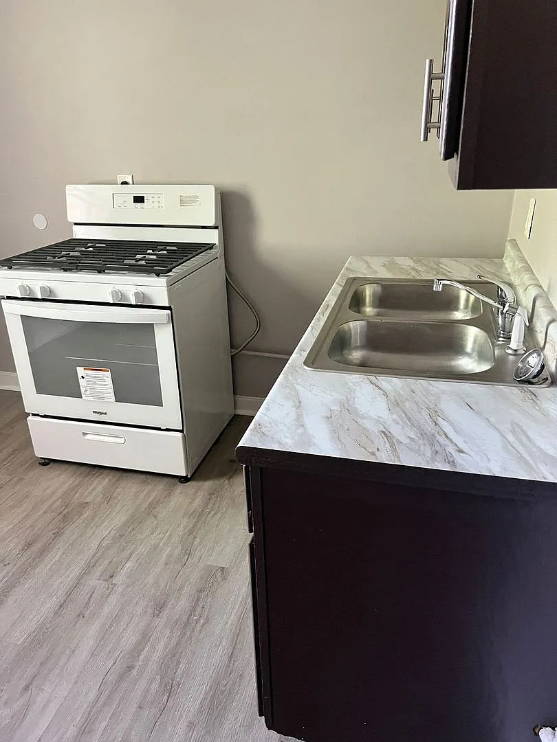 535 E 67th LLC — Photo 2