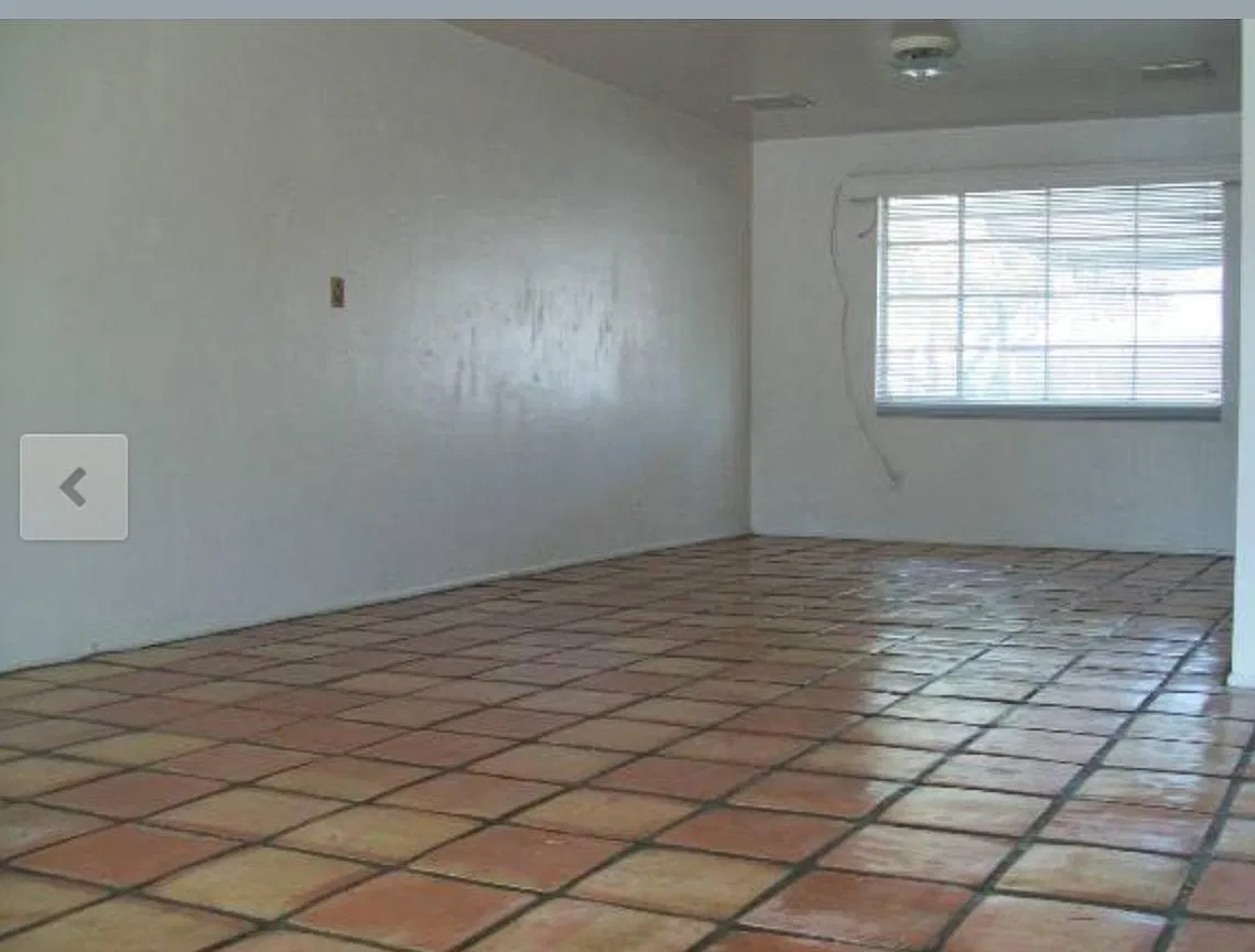 1204 W 7th Pl — Photo 3