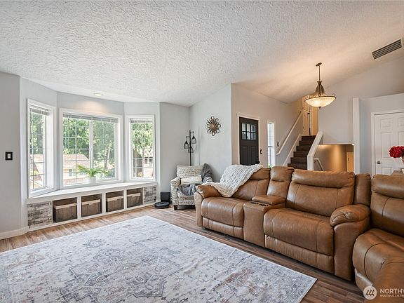 4th image of 104 Roley Court