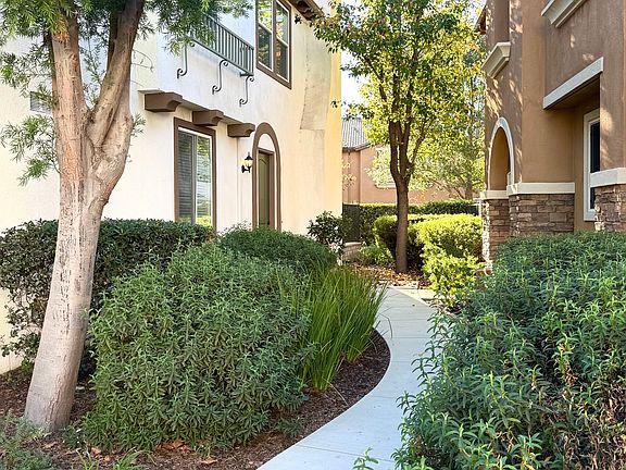 3rd image of 27843 Avenida Avila