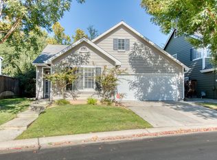 1071 E Monticello Cir, Fresno, CA 93720