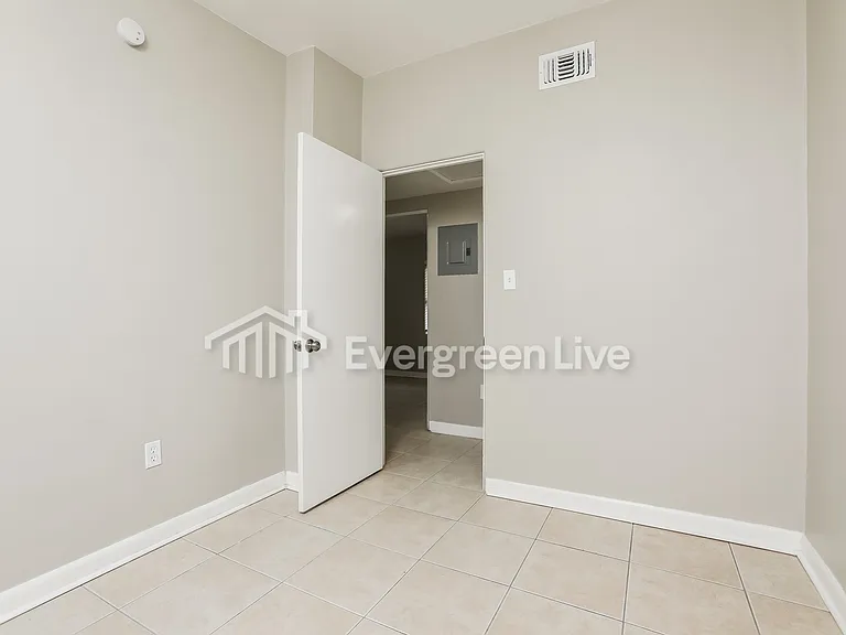 918 Hacienda Ct — Photo 15
