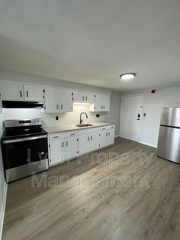 302 Pond St 2A, Woonsocket, RI 02895 Zillow