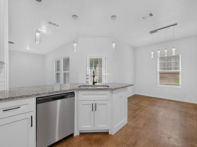 2000 Skylark Dr — Photo 13