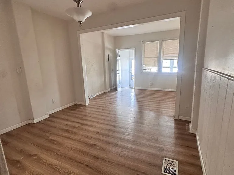 222 E Franklin St — Photo 1