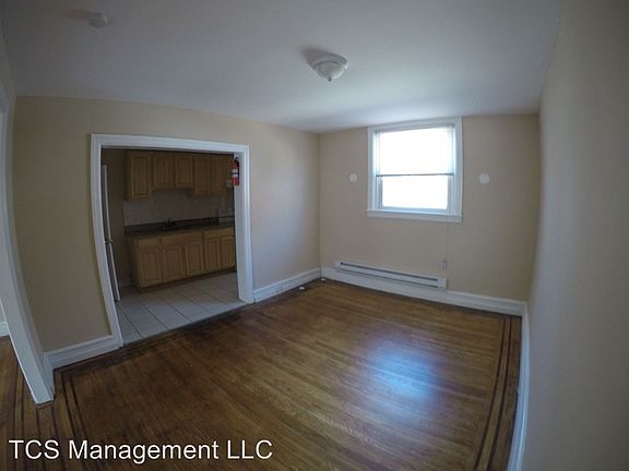 3rd image of 7039 Elmwood Ave