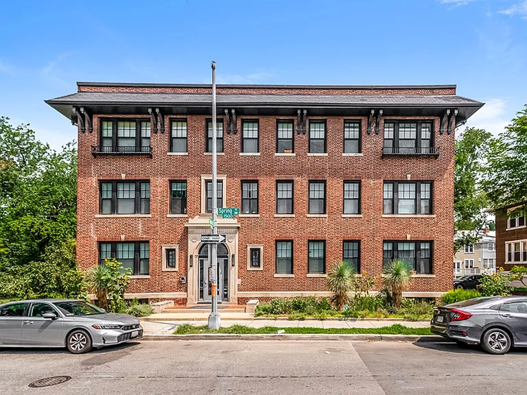 Carraway - 1575 Spring Pl NW — Photo 1