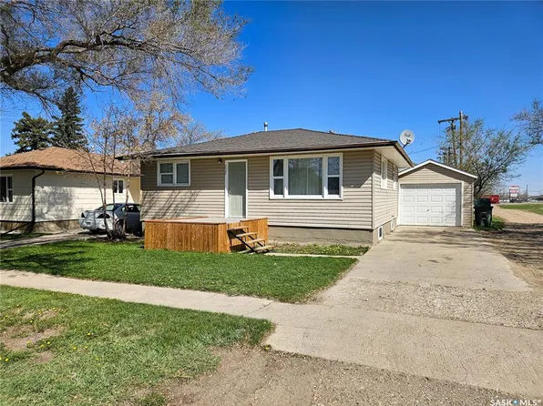 207 7th AVENUE W, Rosetown, SK S0L 2V0