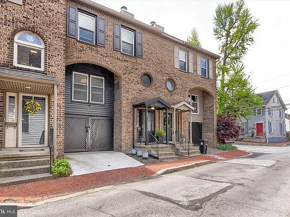 2nd image of 702 Showers St