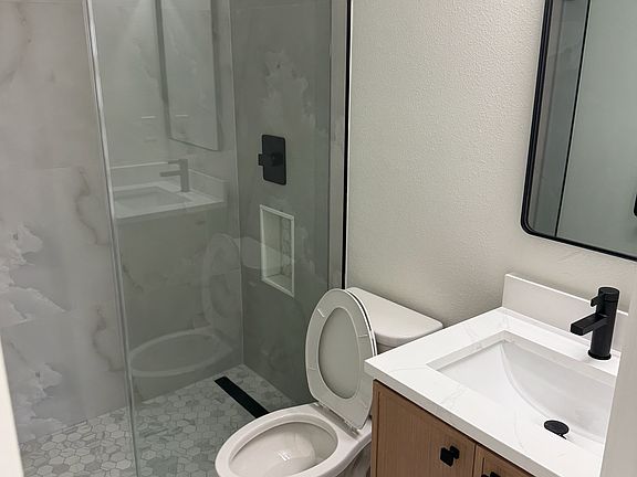 5th image of 3901 Treasure Cir #1