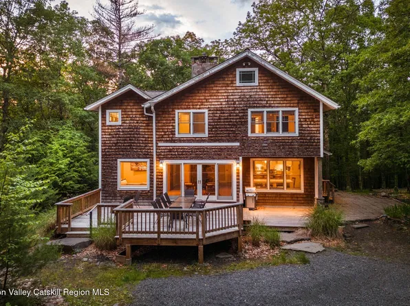 32 Northwoods Rd, Saugerties, NY 12477