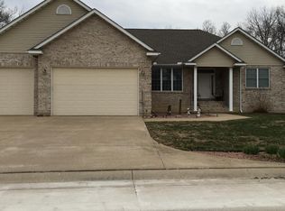 252 Hummingbird Ln, New London, MO 63401