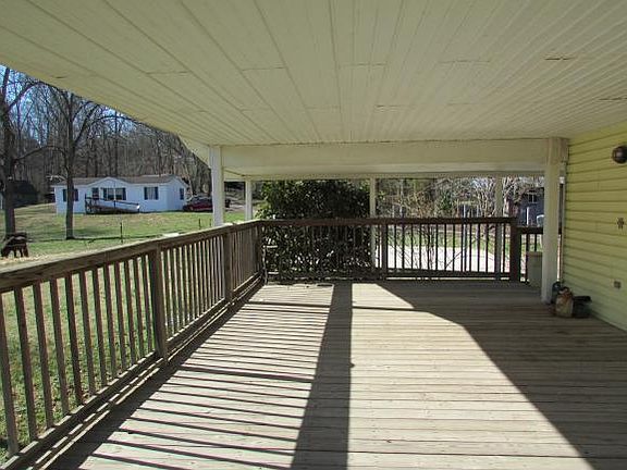 4th image of 218 Echo Ln