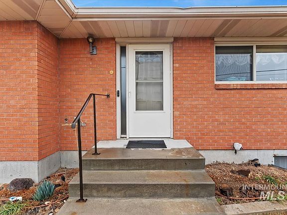 2nd image of 11360 W Lake Hazel Rd