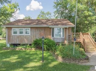 10062 297th St, Donahue, IA 52746