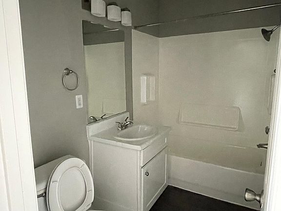 5th image of 628 N 13th St #624-13D