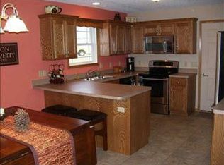2247 Moorefield Ct, Tecumseh, KS 66542