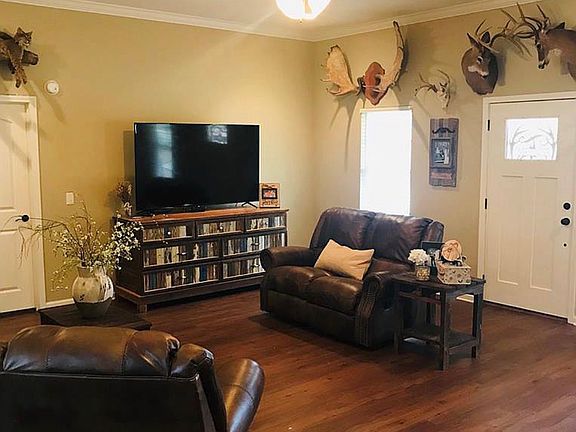 3rd image of 141 Deerwood Dr
