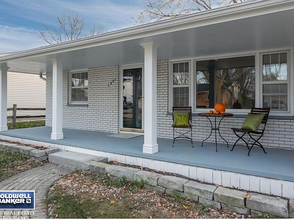 Incredible Front Porch!