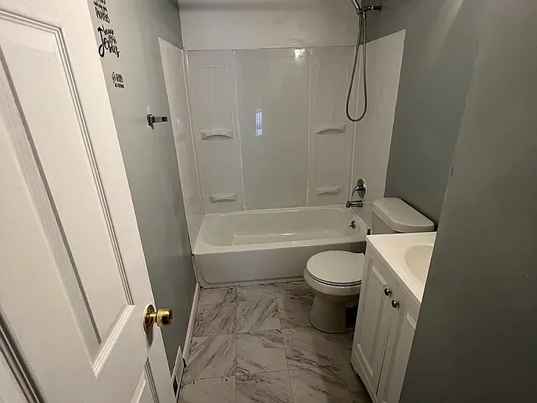 2210 Blades Ave — Photo 2