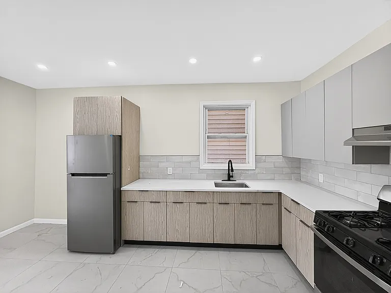 345 Walnut St #3R — Photo 25