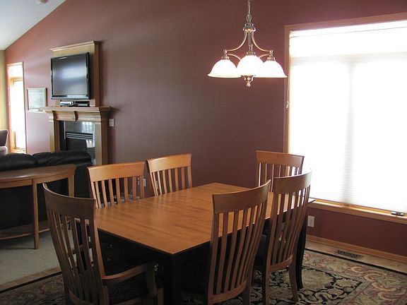 dining area is 15'8" x 12'5"