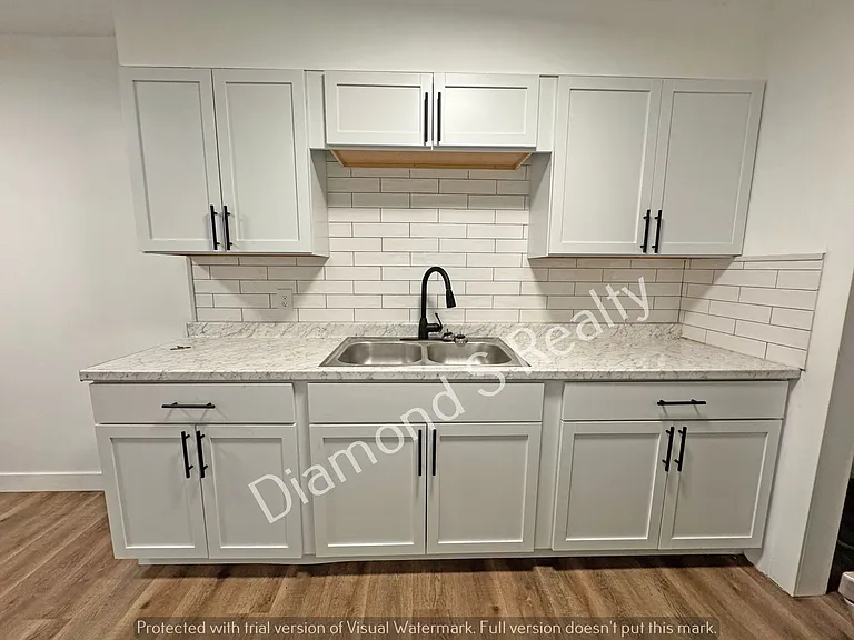 Park Duplex, Spfd — Photo 6