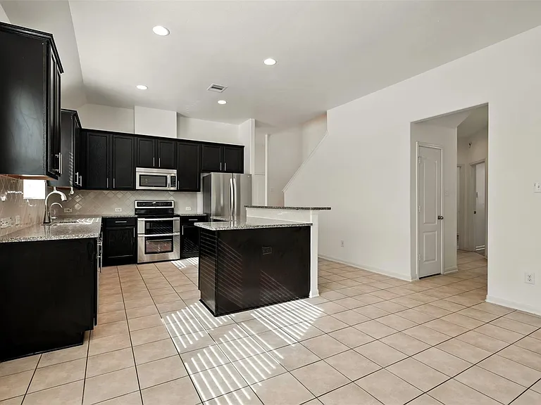 9219 Gilbert Hollow Dr — Photo 21