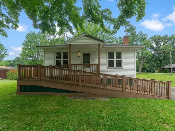 2045 Overland Ave NE, Warren, OH 44483